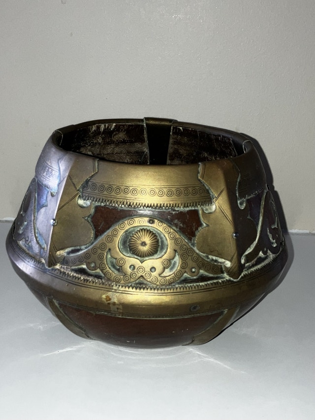 Victorian Brass and Wood Pot - photo 2