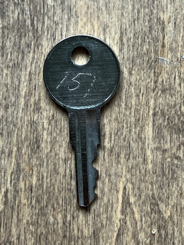 Ilco Key 151 for filing cabinet - photo 2