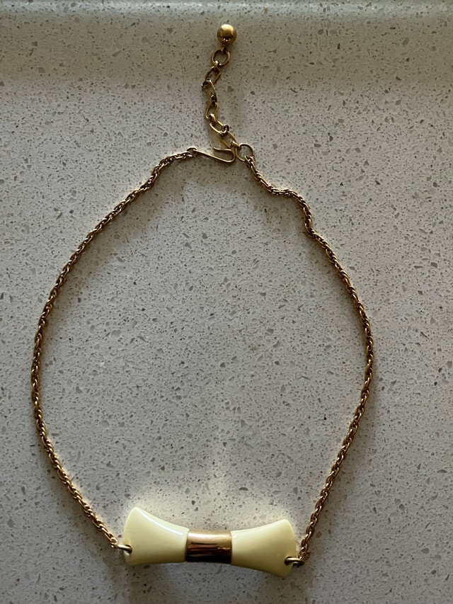 Vintage Bowtie costume jewelry - photo 2