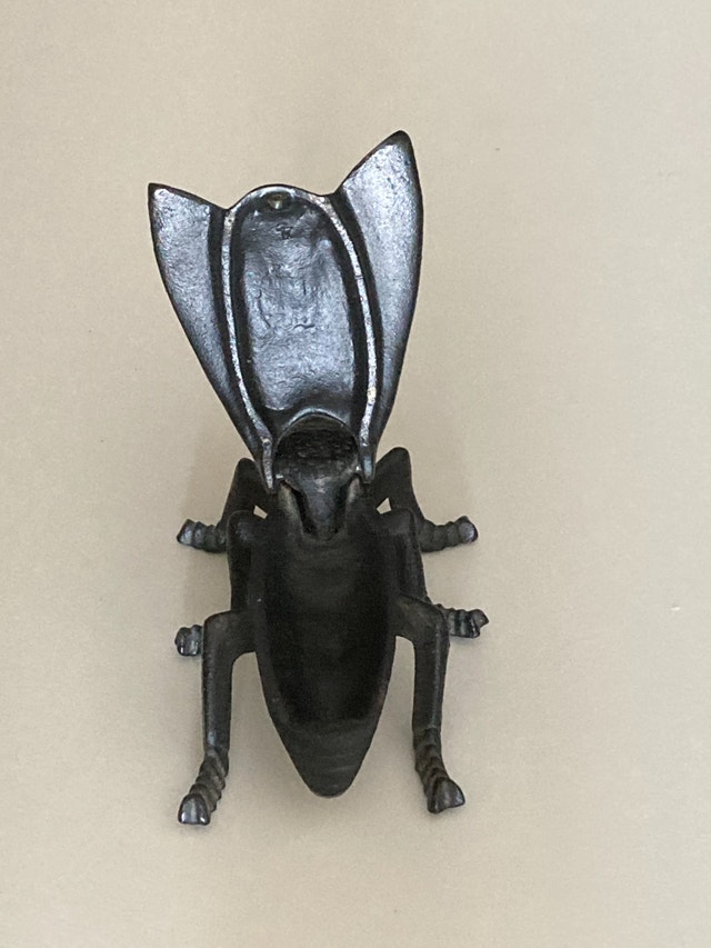 Rare Vintage Cast Iron Painted Fly Ashtray - photo 4