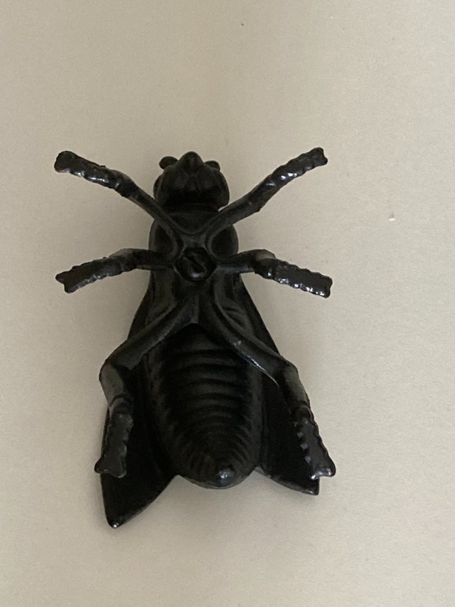 Rare Vintage Cast Iron Painted Fly Ashtray - photo 5