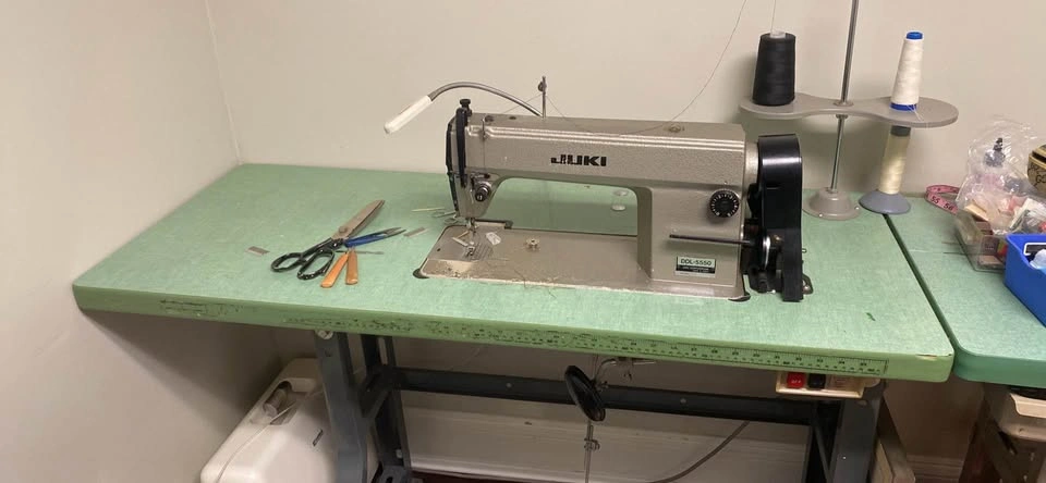 Juki industrial sewing machine - photo 2