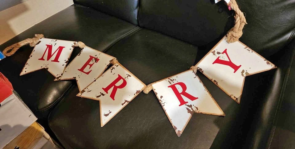 Rustic Metal 'Merry' Christmas Banner