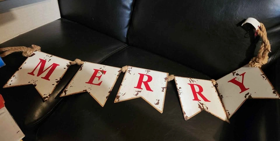 Rustic Metal 'Merry' Christmas Banner - photo 2