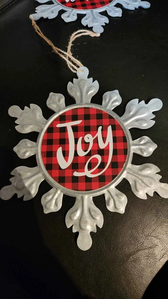 Set of 4 Galvanized Metal Snowflake Ornaments - photo 2