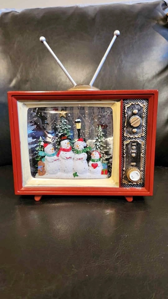 Vintage Style Snowman TV Snow Globe