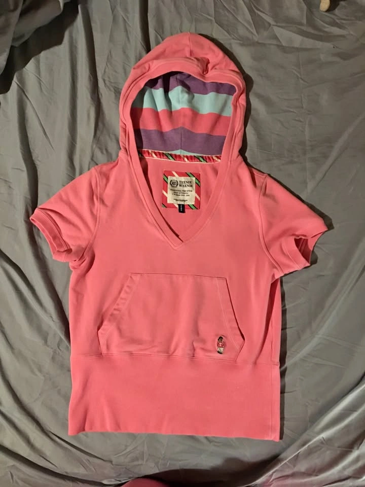 Y2K pink hoodie tee