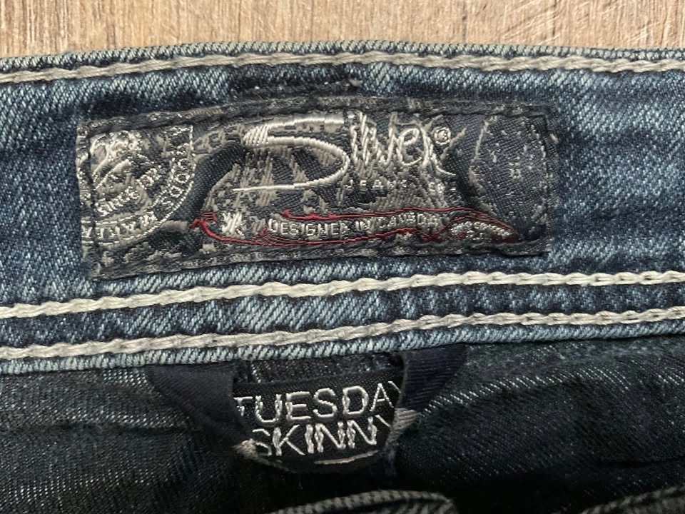 Bedazzled Skinny Jeans - photo 3
