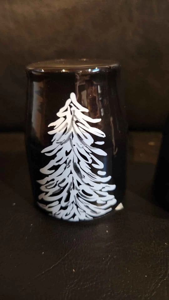 Set of 2 Black Winter Ceramic Jars salt and pepper - photo 2