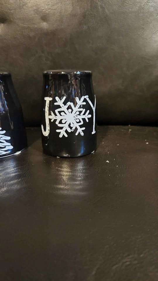 Set of 2 Black Winter Ceramic Jars salt and pepper - photo 3