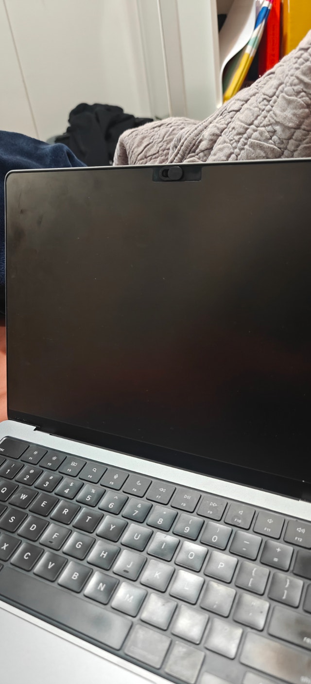 MacBook Pro M3 – 14-inch | 16GB RAM | 512GB SSD - photo 2
