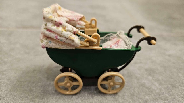 Sylvanian Families Baby Pram - photo 3