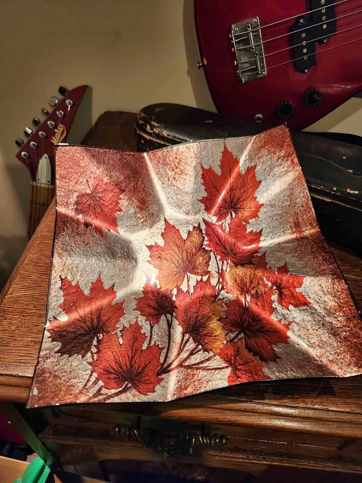 Square Glass Maple Leaf Decorative Bowl