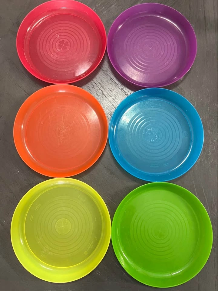 IKEA Colorful Plastic Plates - photo 2