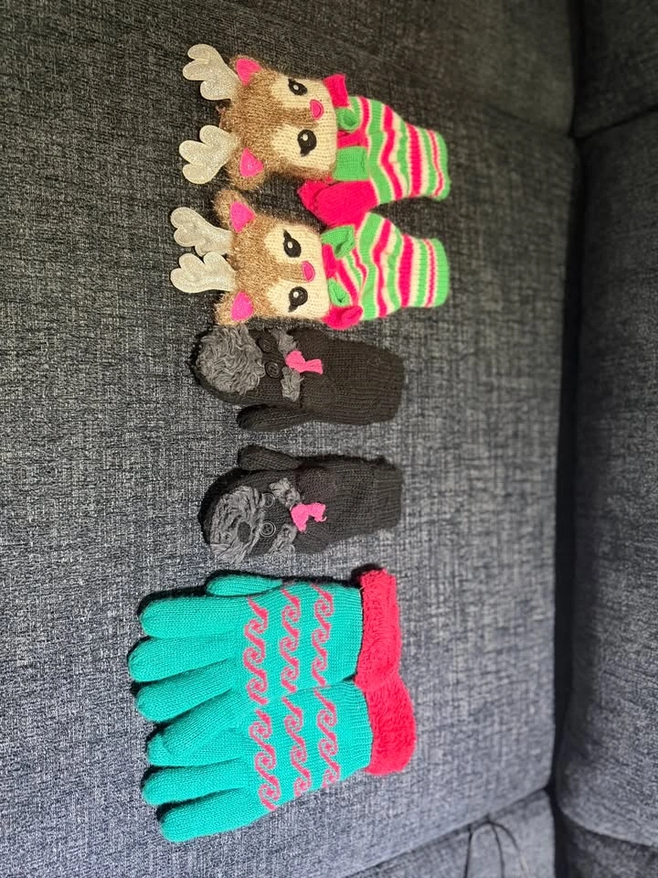 Kids Winter Gloves & Mittens - Lot of 3 Pairs - photo 2