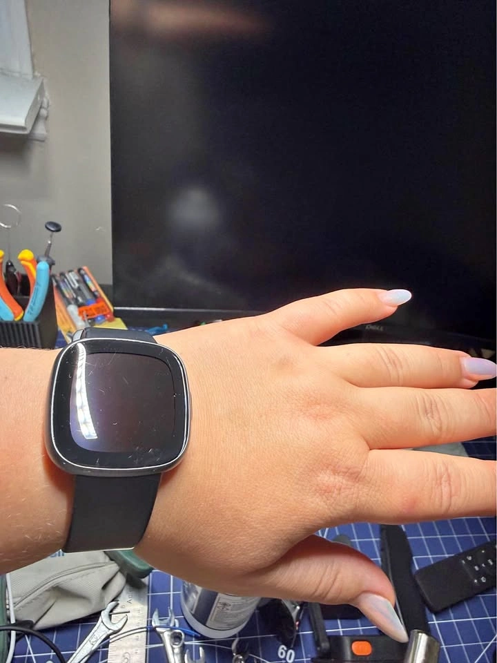 fitbit versa 4 smart watch Fitness smartwatch Black