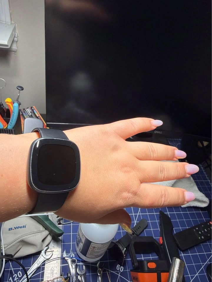 fitbit versa 4 smart watch Fitness smartwatch Black - photo 2
