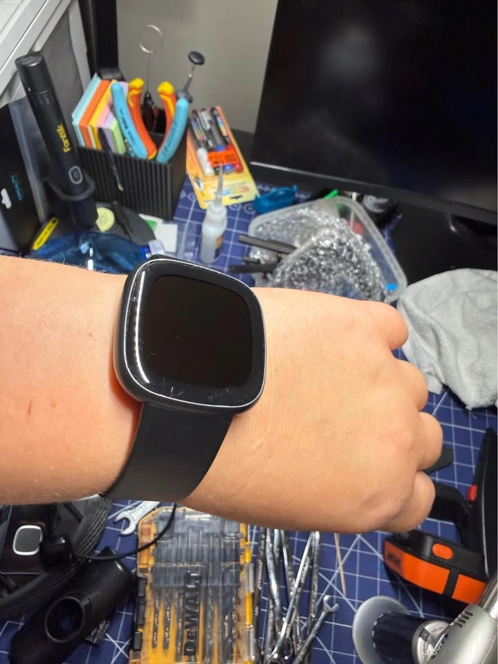 fitbit versa 4 smart watch Fitness smartwatch Black - photo 4