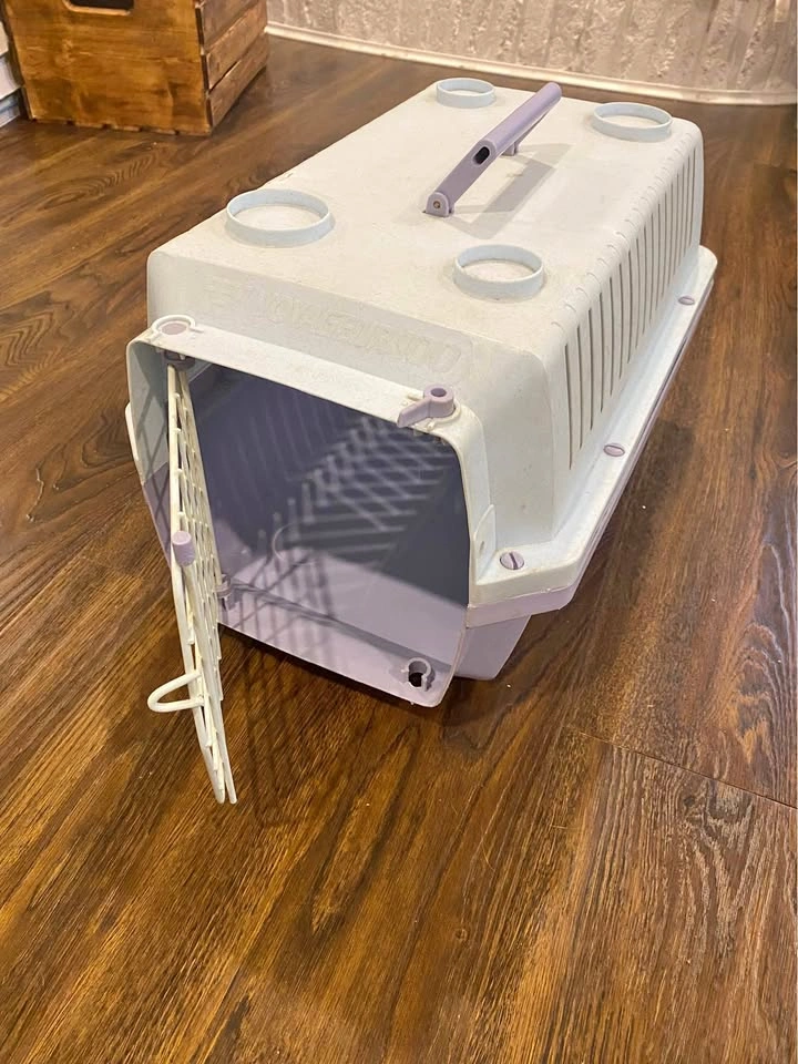 Small Pet Carrier (Hard Sides)