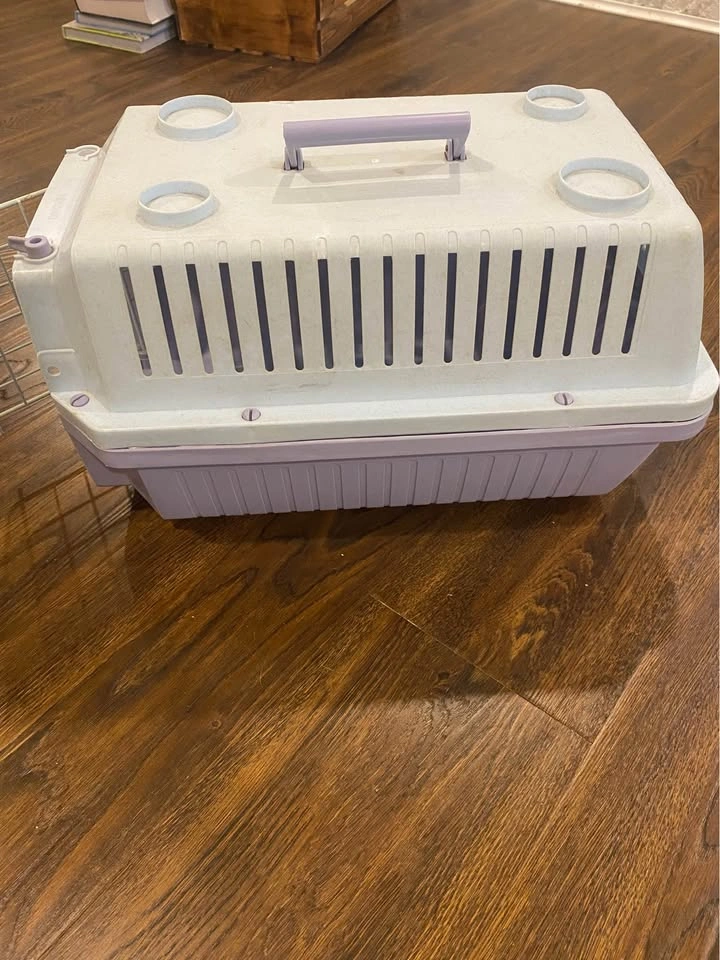 Small Pet Carrier (Hard Sides) - photo 2
