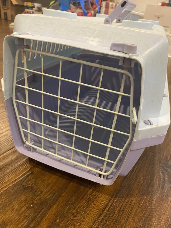 Small Pet Carrier (Hard Sides) - photo 4