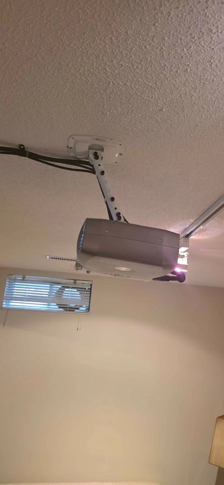 Dell 2200MP Projector with 105" screen - photo 3