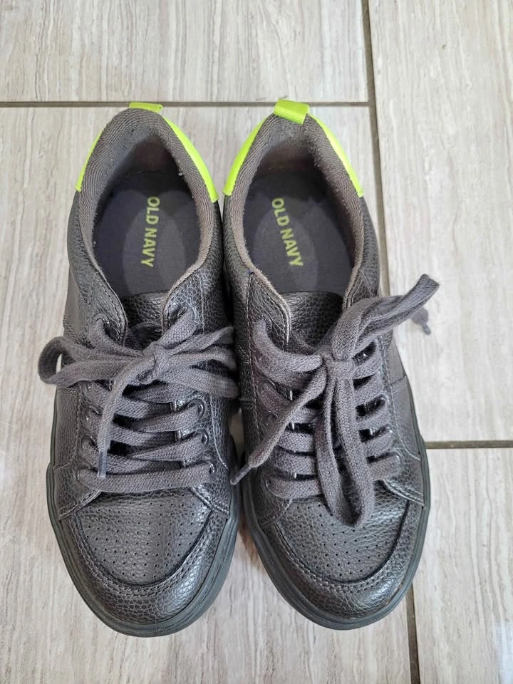 Boys Old Navy Faux-Leather Low-Top Sneakers - Charcoal Gray/Neon