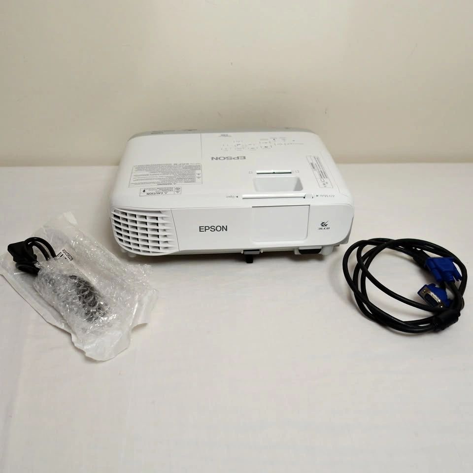 Like New Epson PowerLite S39 3LCD SVGA Projector