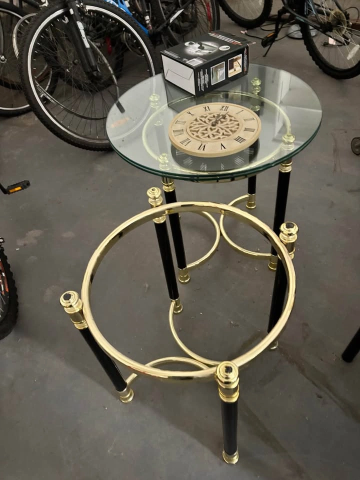 Brand new 3 chairs, 2 round tables, and 1 cylinder table - photo 3