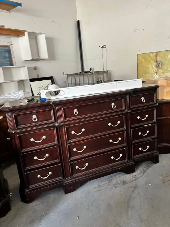 Dresser with 2 night tables and mirror - photo 2