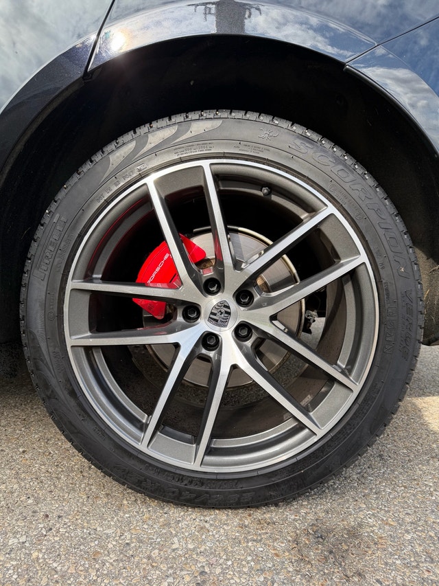 2023 Porsche Macan S LOW LOW KMS - photo 2