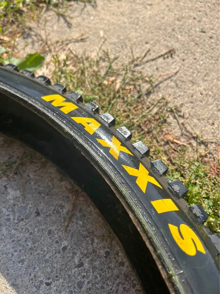 MAXXIS Minion DHR II 29*2.4WT thumbnail