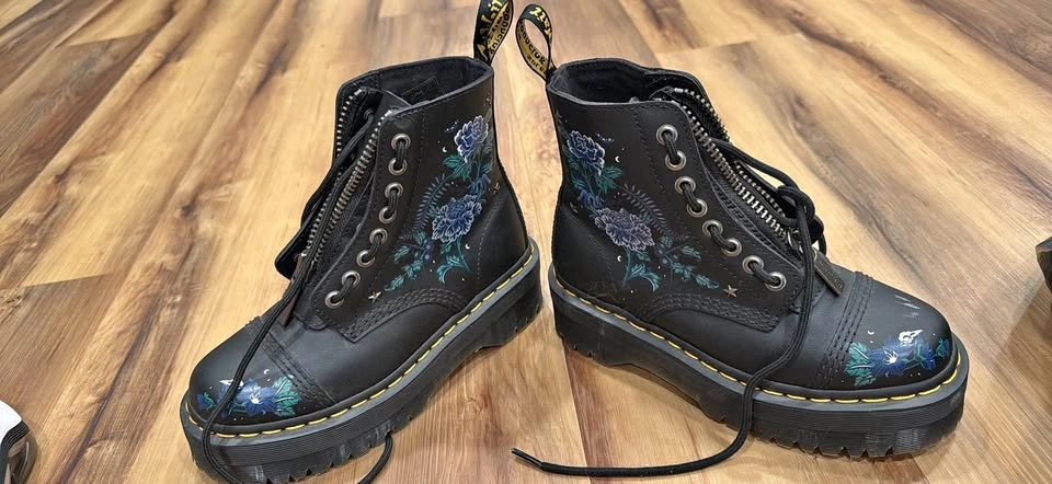 Dr. Airwair Martens