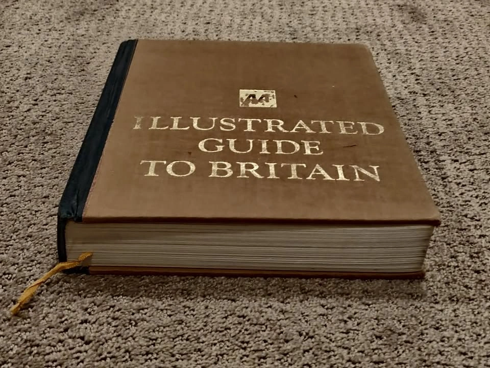 Illustrated Guide to Britain - 1971 Drive Publications - photo 2