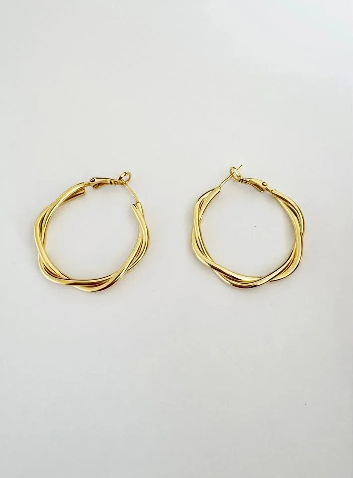 Gold Hoop Medium Twisted Earrings