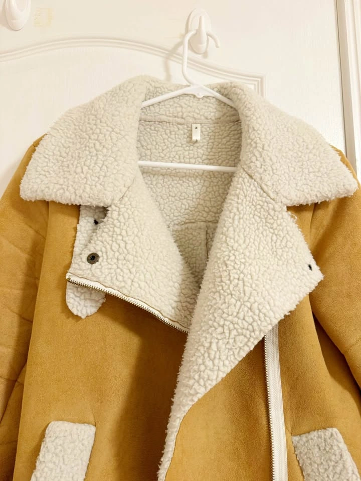 Sherpa Coat - Size Medium - photo 2
