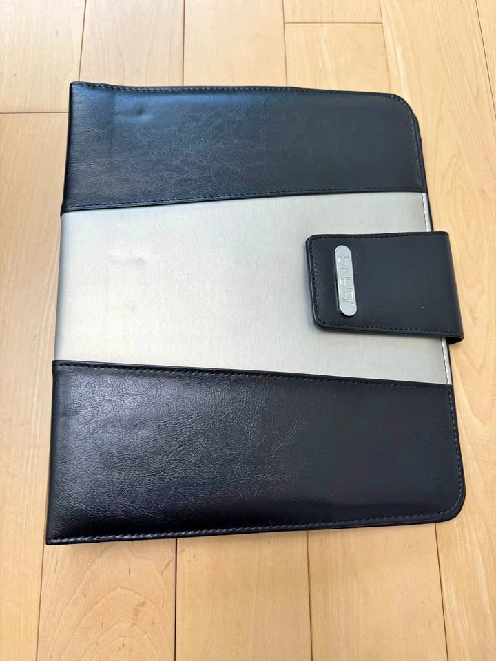 Black 0.5” Leather Binder