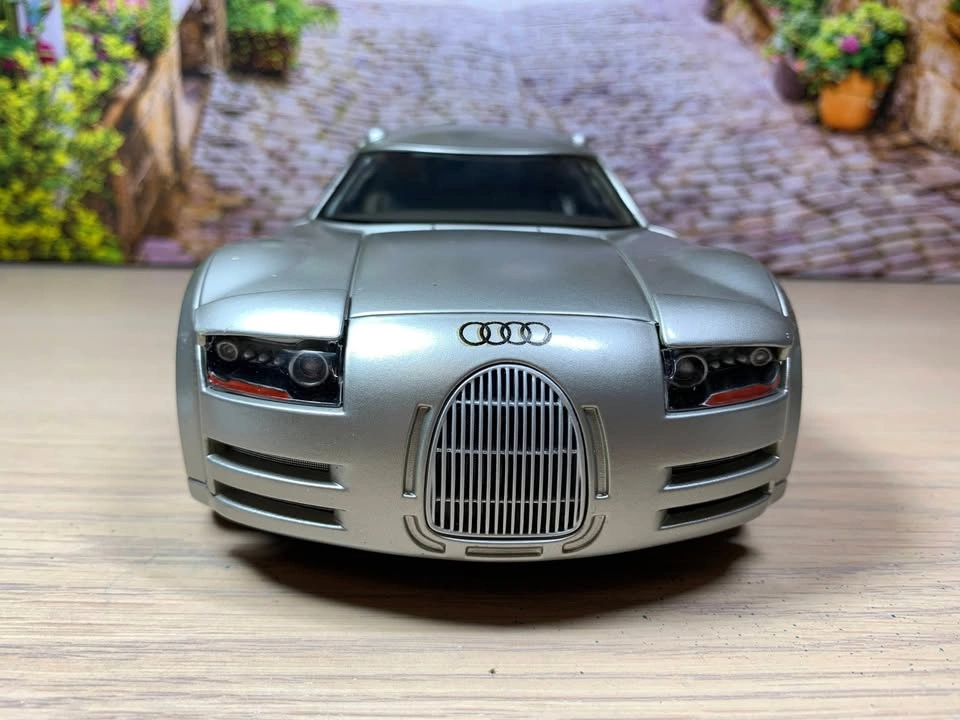 1:18 Brand New Audi Supersportwagen Rosemeyer Silver Diecast - photo 2