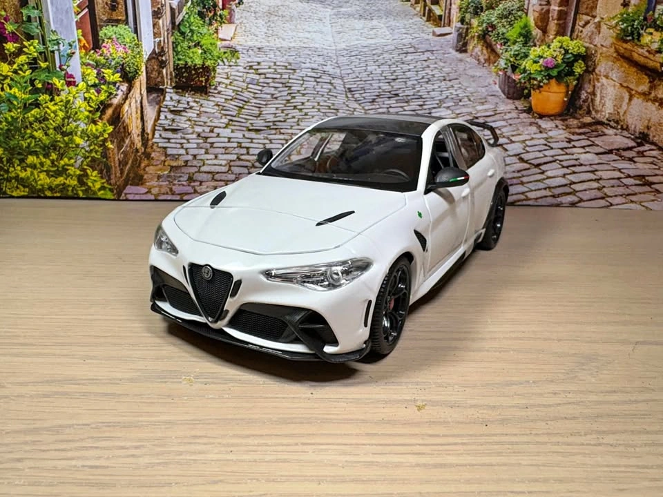 1:18 Brand New Alfa Romeo Giulia GTAm diecast Model