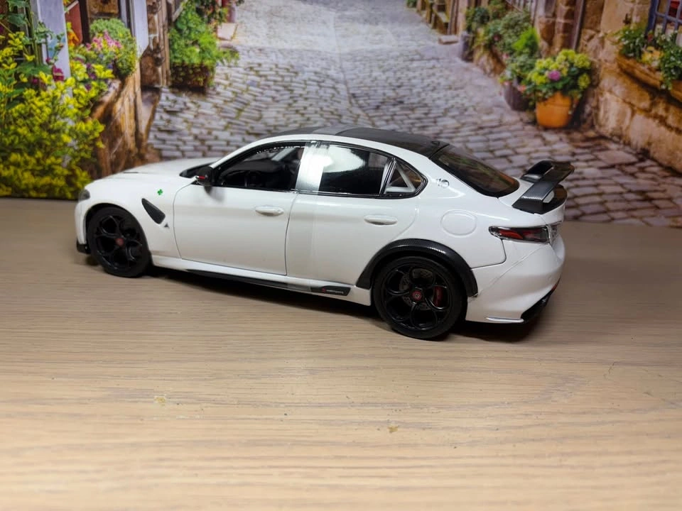 1:18 Brand New Alfa Romeo Giulia GTAm diecast Model - photo 5