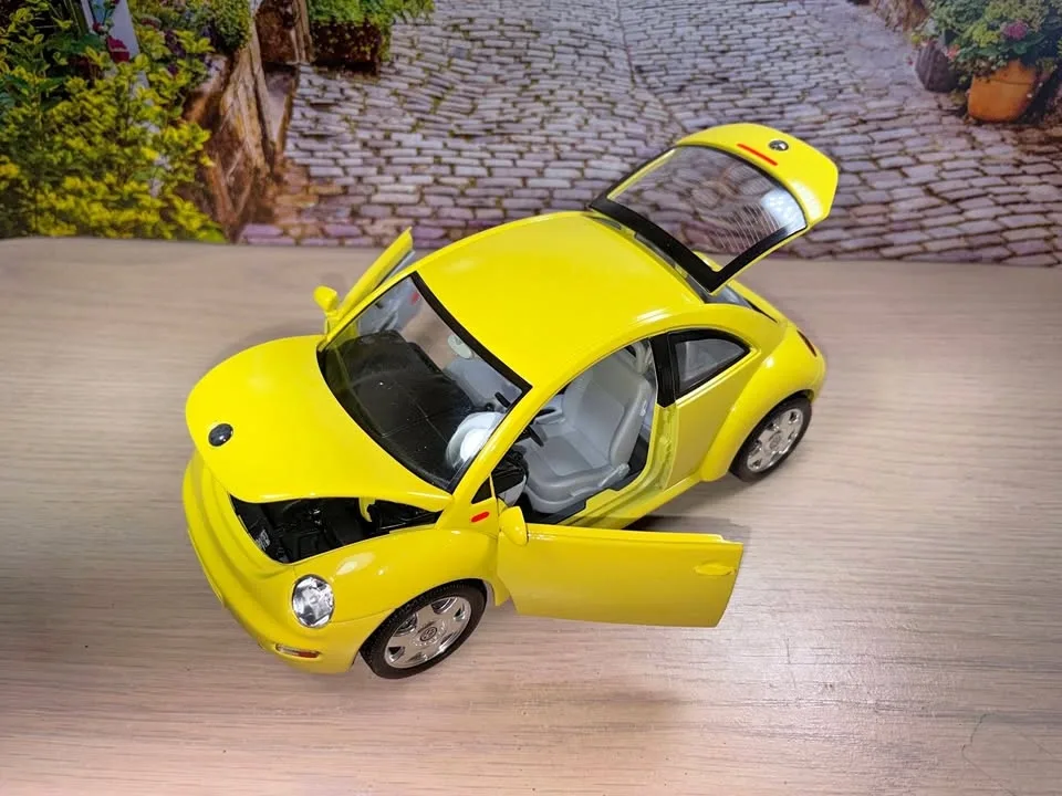 1:18 Made in Italy 1998 Volkswagen New Beetle Diecast Model