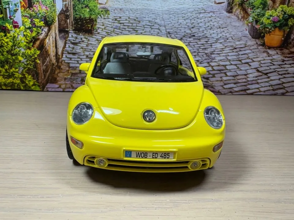 1:18 Made in Italy 1998 Volkswagen New Beetle Diecast Model - photo 3