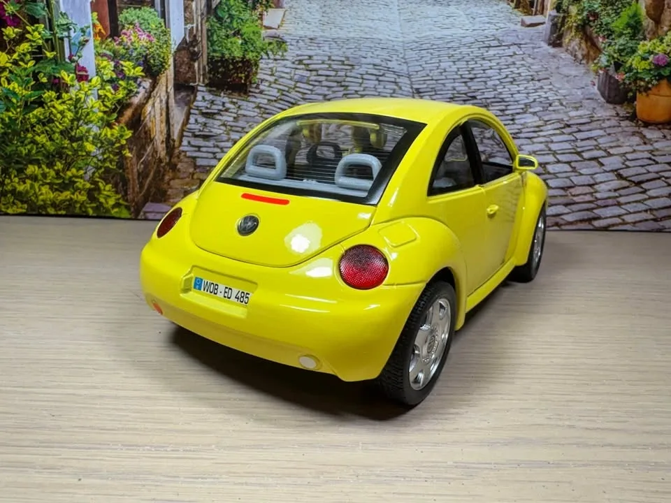 1:18 Made in Italy 1998 Volkswagen New Beetle Diecast Model - photo 5