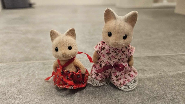 Sylvanian Families Catwood Cats - photo 2
