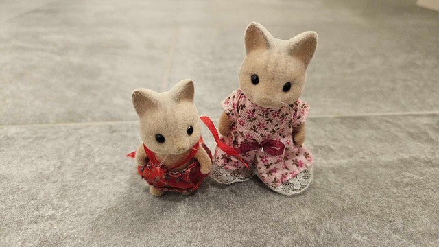 Sylvanian Families Catwood Cats - photo 3