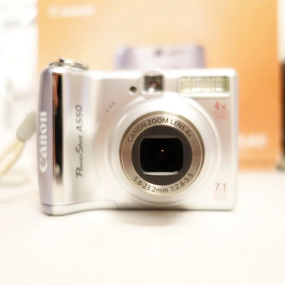 Near Mint Canon PowerShot A550 7.1MP 4X Optical Digital Camera B - photo 2