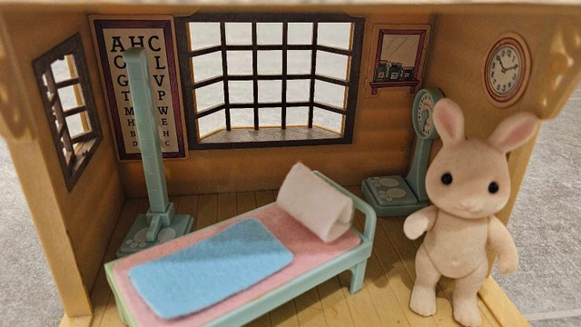 Sylvanian Families Cottage Hospital - photo 3
