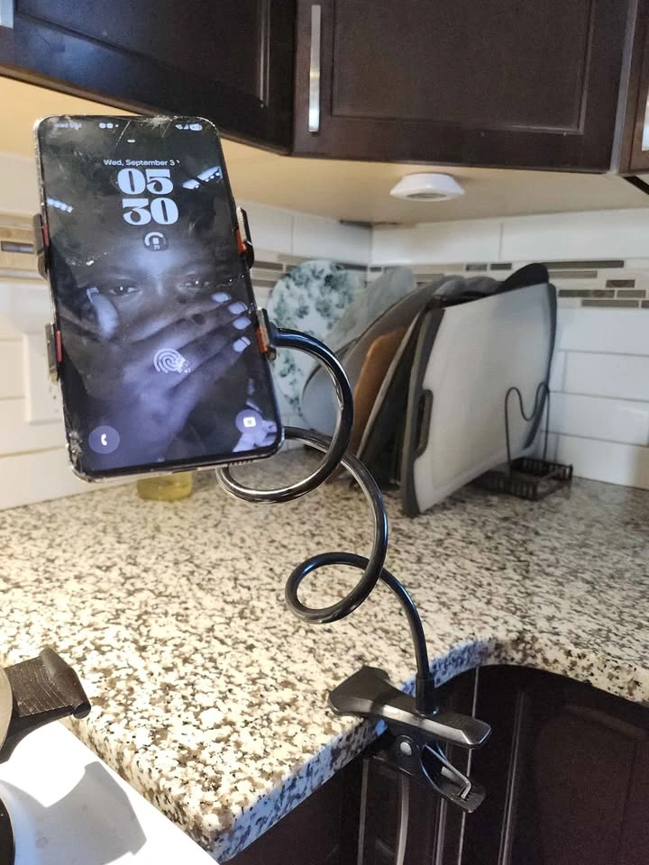 Universal Gooseneck Phone Holder with Clamp - photo 5