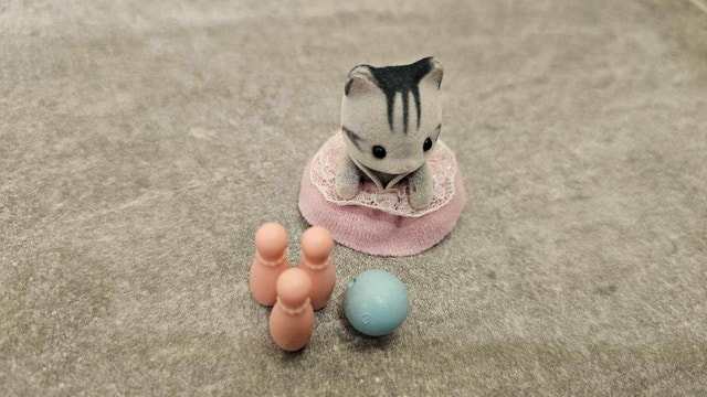 Sylvanian Families Baby Party Series – Grey Striped Cat - photo 2