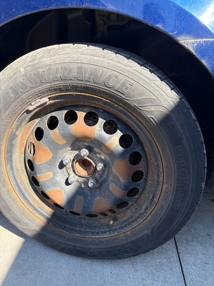 215/60R16 Goodyear Assurance WeatherReady Tires on 5x105 Rims - photo 2